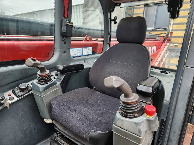 MAGNI RTH5.39S, 39m,8807H, 5000kg, 2016, Airco, Remote, Like new - Utovarivač: slika 3 MAGNI RTH5.39S, 39m,8807H, 5000kg, 2016, Airco, Remote, Like new - Utovarivač: slika 3