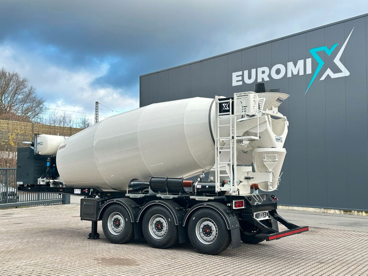 EUROMIX MTP - 12m³ Betonmischer-Auflieger - Mikser za beton: slika 4 EUROMIX MTP - 12m³ Betonmischer-Auflieger - Mikser za beton: slika 4
