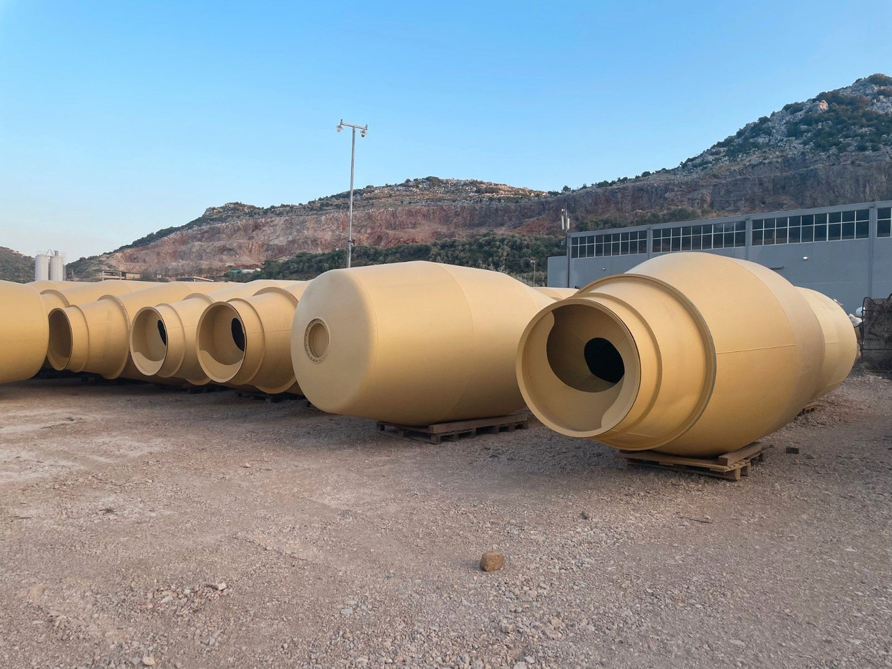 EUROMIX MTP - Trommeln von 4m³ bis 15m³ - Mikser za beton: slika 2 EUROMIX MTP - Trommeln von 4m³ bis 15m³ - Mikser za beton: slika 2
