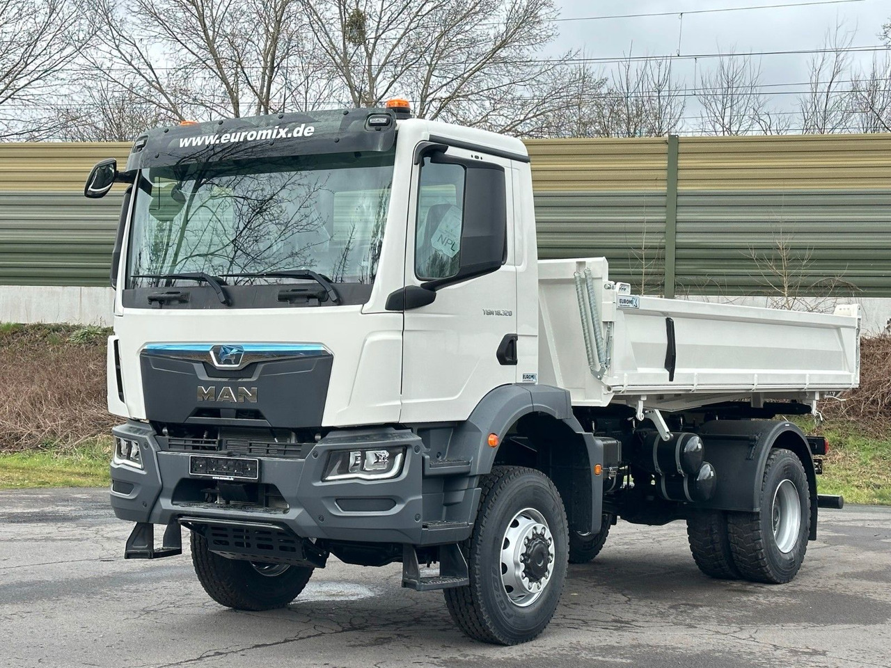 MAN TGM 18.320 4X4 Euro 6e Euromix 3-Seiten-Kipper - Istovarivač: slika 1 MAN TGM 18.320 4X4 Euro 6e Euromix 3-Seiten-Kipper - Istovarivač: slika 1