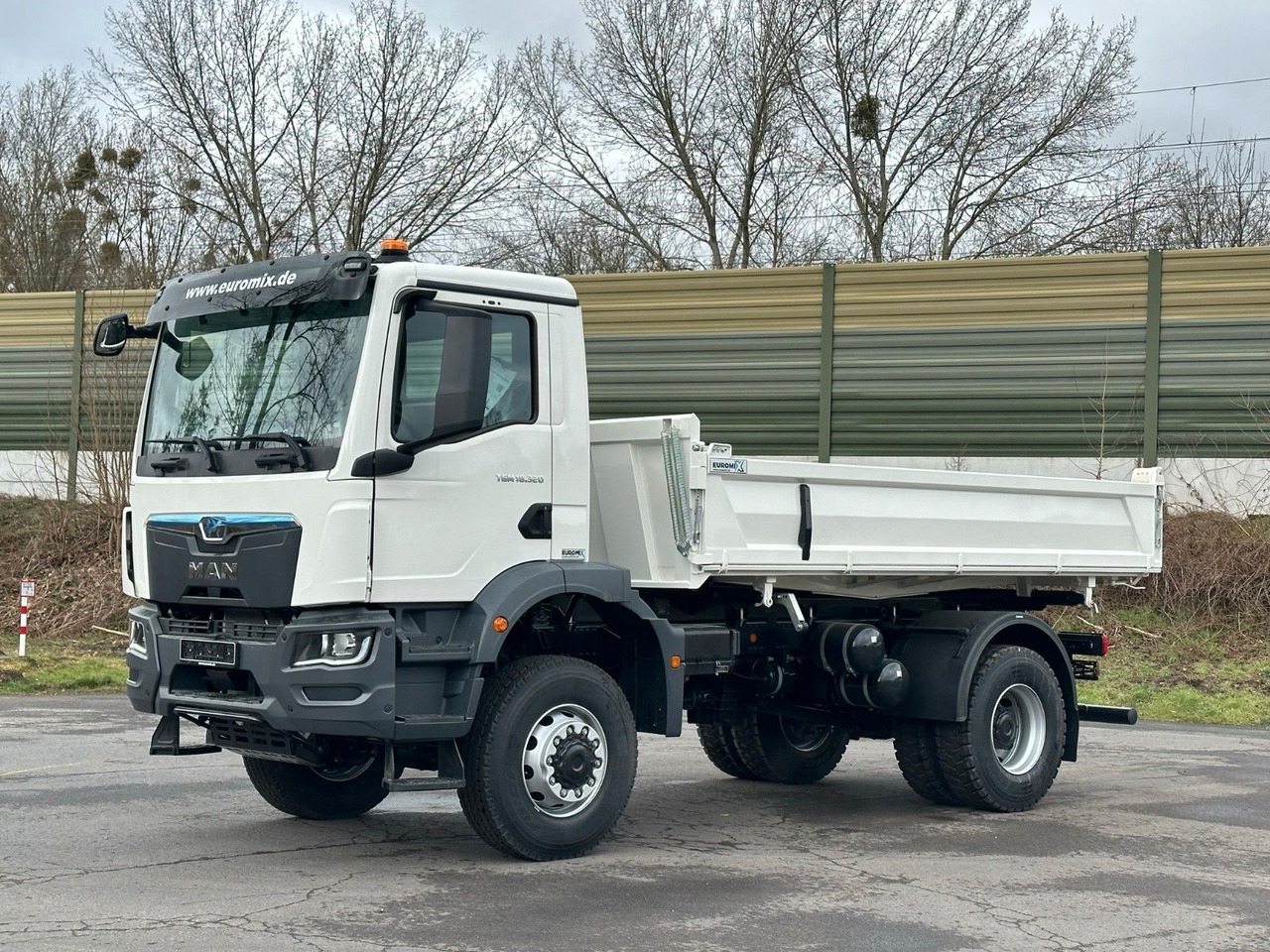 MAN TGM 18.320 4X4 Euro 6e Euromix 3-Seiten-Kipper - Istovarivač: slika 3 MAN TGM 18.320 4X4 Euro 6e Euromix 3-Seiten-Kipper - Istovarivač: slika 3