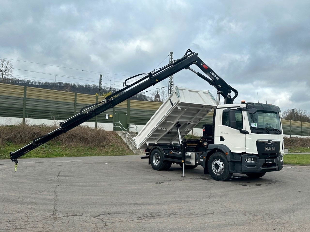 MAN TGM 18.320 4x2 Euro6e Hiab X-HiDuo 138DS-3 - Istovarivač, Kamion sa dizalicom: slika 1 MAN TGM 18.320 4x2 Euro6e Hiab X-HiDuo 138DS-3 - Istovarivač, Kamion sa dizalicom: slika 1