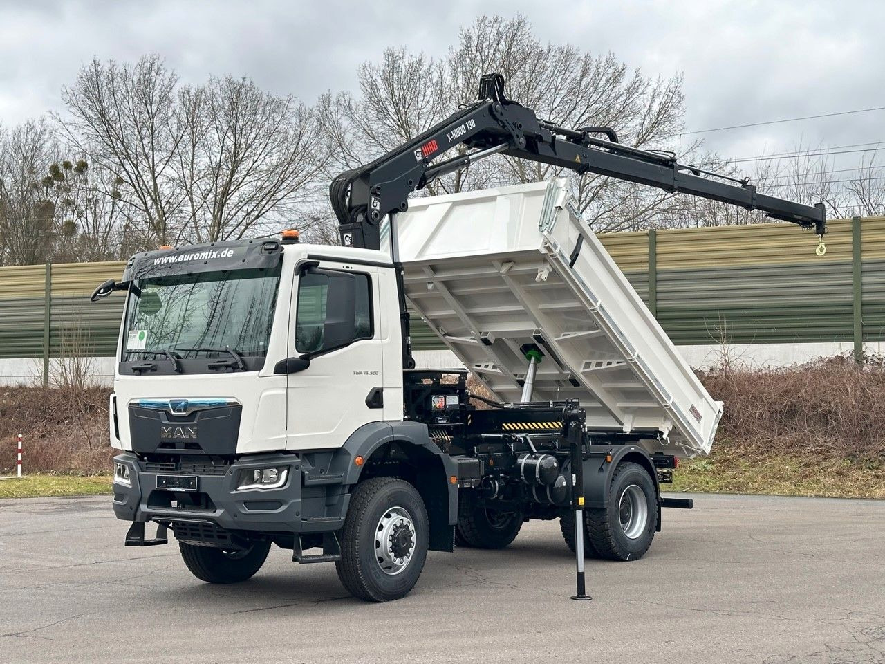 MAN TGM 18.320 4x4 Euro6e Hiab X-HiDuo 138DS-3 - Kamion sa dizalicom: slika 1 MAN TGM 18.320 4x4 Euro6e Hiab X-HiDuo 138DS-3 - Kamion sa dizalicom: slika 1