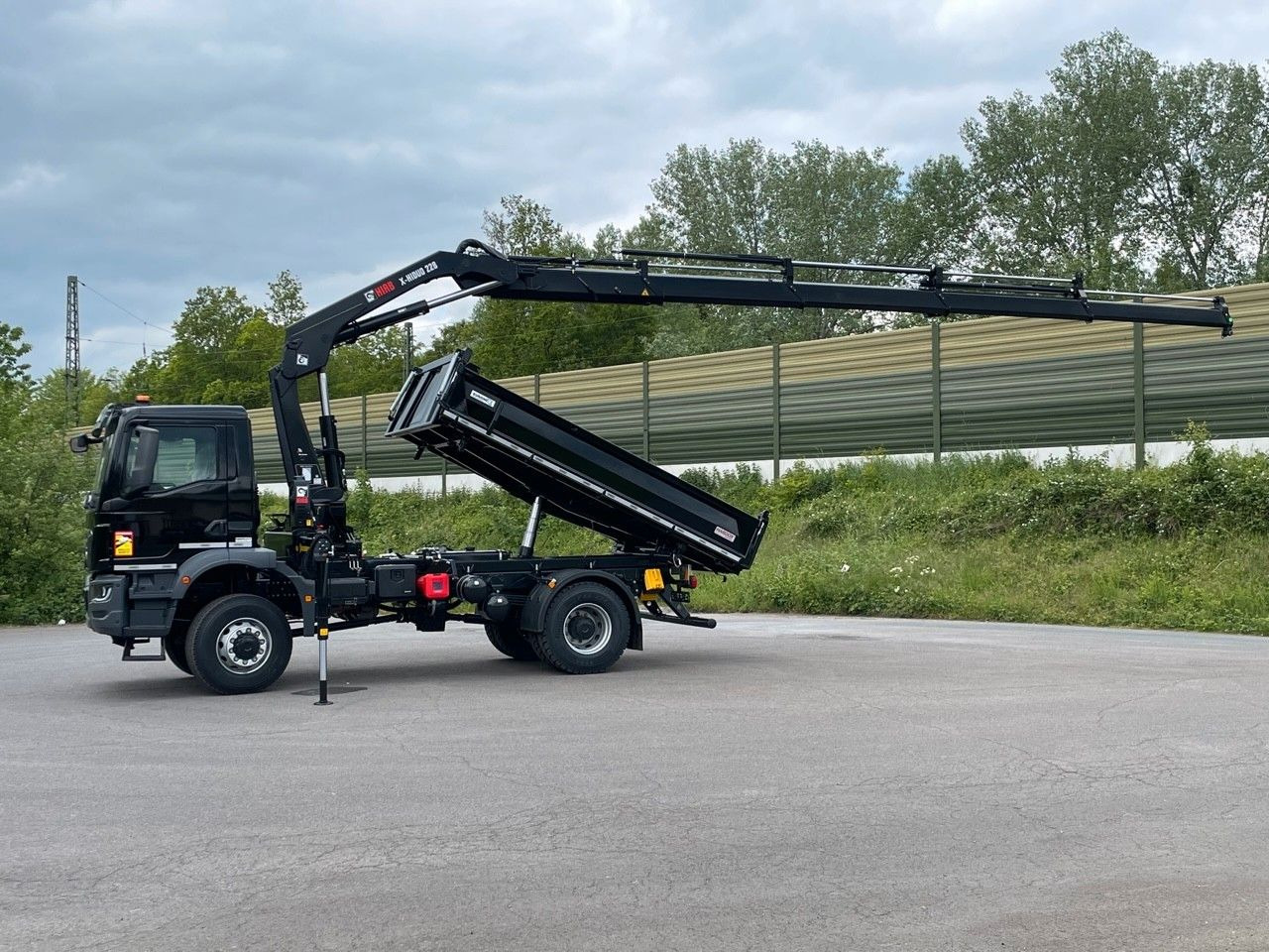 MAN TGM 18.320 4x4 Euro6e Hiab X Hiduo 228-4 MAN TGM 18.320 4x4 Euro6e Hiab X Hiduo 228-4 - Istovarivač, Kamion sa dizalicom: slika 5 MAN TGM 18.320 4x4 Euro6e Hiab X Hiduo 228-4 MAN TGM 18.320 4x4 Euro6e Hiab X Hiduo 228-4 - Istovarivač, Kamion sa dizalicom: slika 5