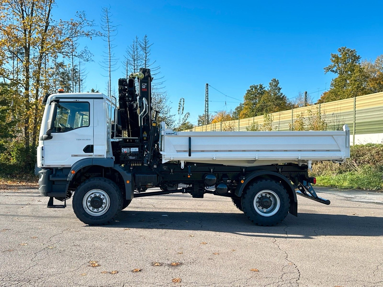 MAN TGM 18.320 4x4 /Singelbereift/einzelbereift Kran - Istovarivač, Kamion sa dizalicom: slika 2 MAN TGM 18.320 4x4 /Singelbereift/einzelbereift Kran - Istovarivač, Kamion sa dizalicom: slika 2