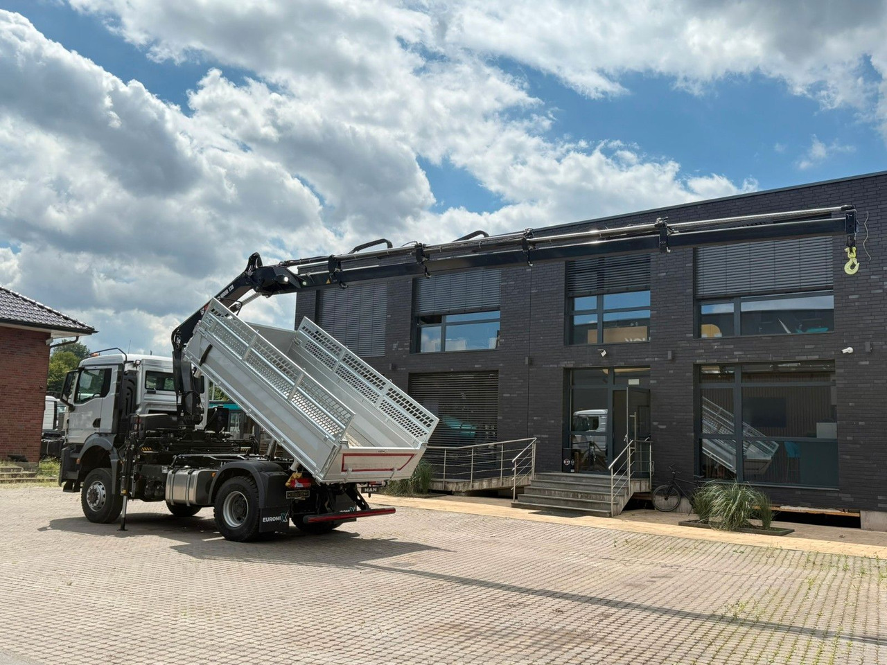 MAN TGS 18.400 TG3 4x4 Euro6e Hiab X-HiDuo 138DS-4 - Istovarivač, Kamion sa dizalicom: slika 5 MAN TGS 18.400 TG3 4x4 Euro6e Hiab X-HiDuo 138DS-4 - Istovarivač, Kamion sa dizalicom: slika 5
