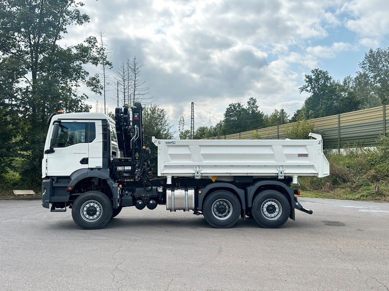 MAN TGS 28.440 6x4-4 / 3-Seiten- Kipper EuromixMTP - Istovarivač: slika 3 MAN TGS 28.440 6x4-4 / 3-Seiten- Kipper EuromixMTP - Istovarivač: slika 3