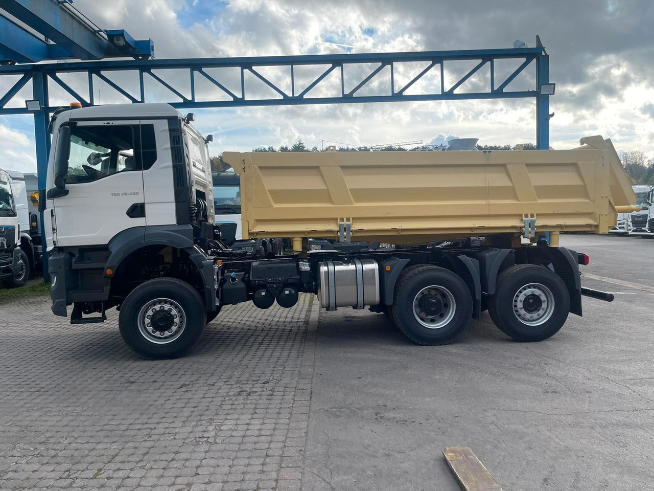 MAN TGS 28.440 6x4-4 / 3-Seiten- Kipper EuromixMTP - Istovarivač: slika 2 MAN TGS 28.440 6x4-4 / 3-Seiten- Kipper EuromixMTP - Istovarivač: slika 2