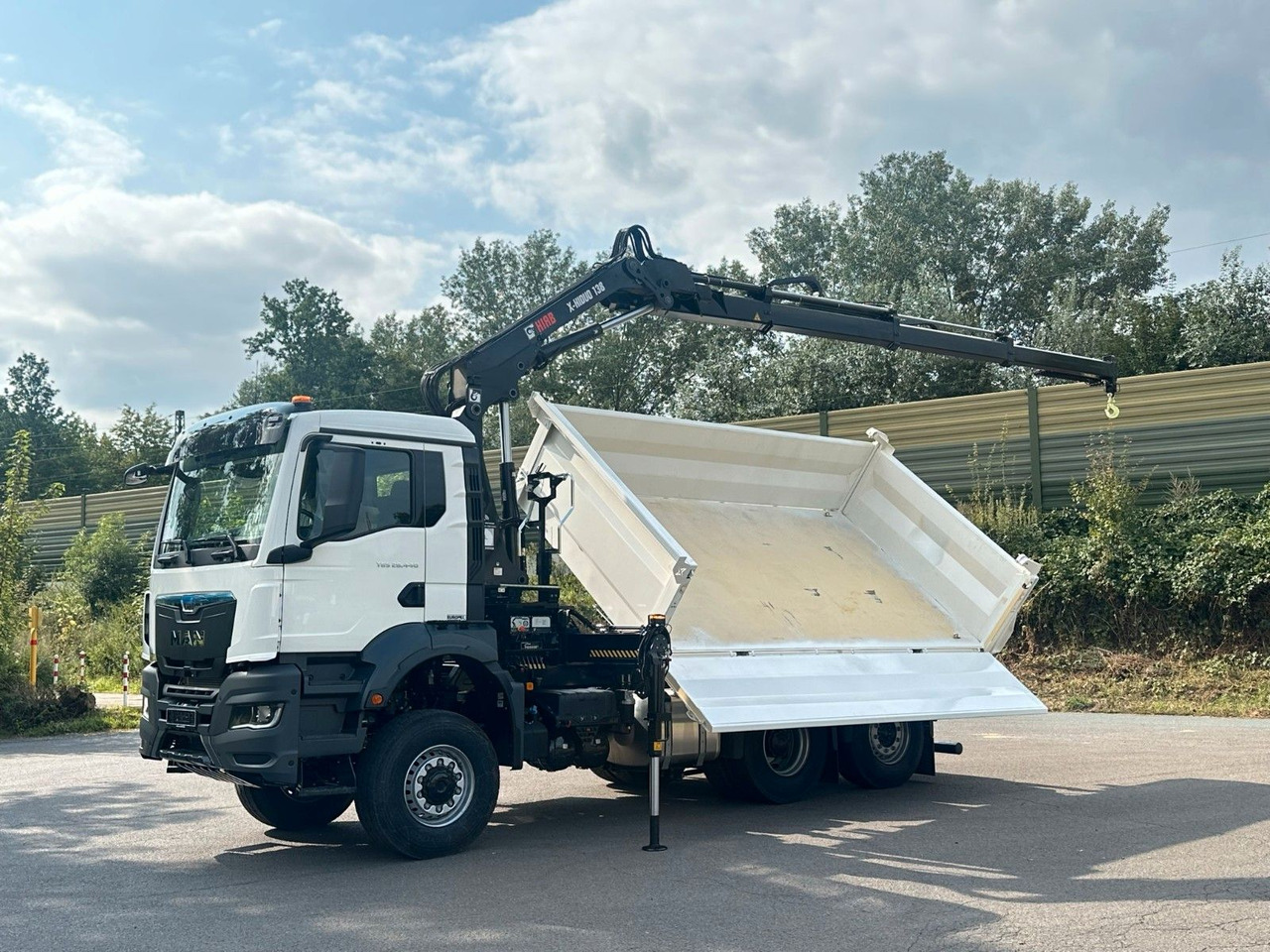 MAN TGS 28.440 6x4-4/3-Seiten- Kipper / Hiab 138-3 - Istovarivač, Kamion sa dizalicom: slika 2 MAN TGS 28.440 6x4-4/3-Seiten- Kipper / Hiab 138-3 - Istovarivač, Kamion sa dizalicom: slika 2