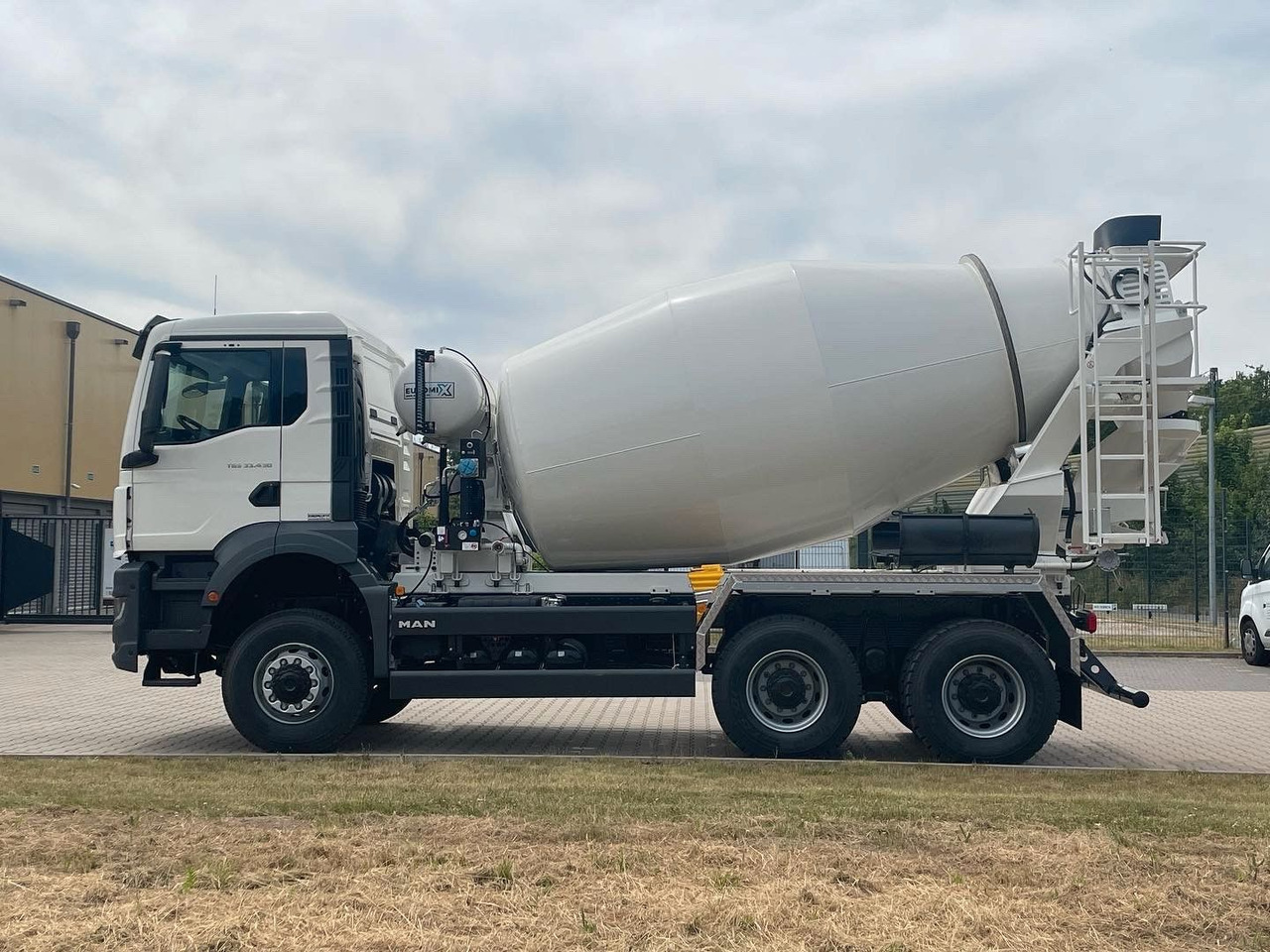 MAN TGS 33.440 6X4 / 6X6 /Euro6e EuromiX EM 8 - Mikser za beton: slika 3 MAN TGS 33.440 6X4 / 6X6 /Euro6e EuromiX EM 8 - Mikser za beton: slika 3