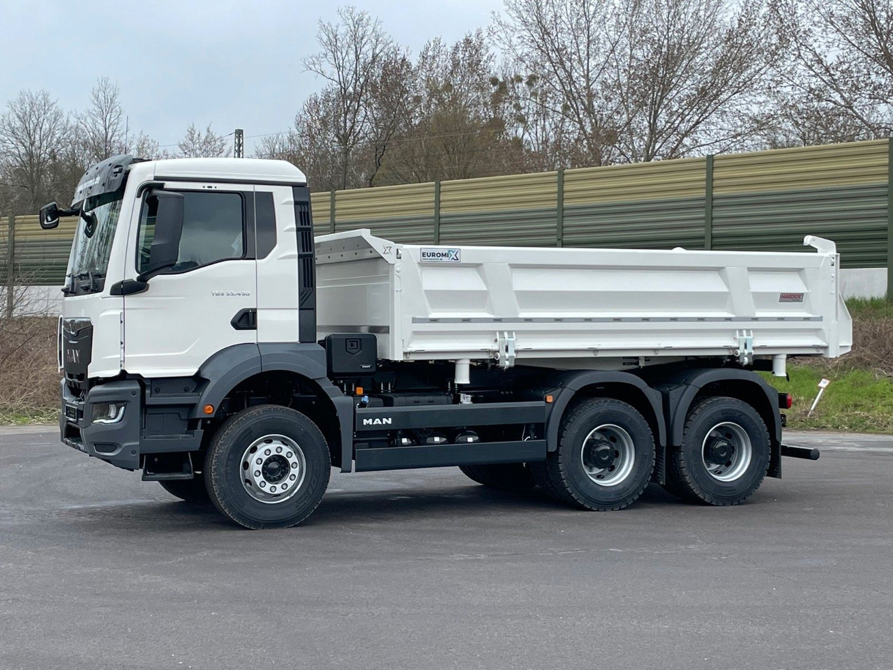 MAN TGS 33.440 6x4 /Euro6 3-Seiten-Kipper EuromixMTP - Istovarivač: slika 3 MAN TGS 33.440 6x4 /Euro6 3-Seiten-Kipper EuromixMTP - Istovarivač: slika 3
