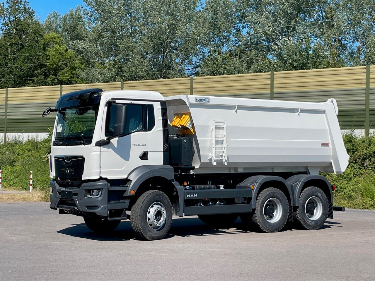 MAN TGS 33.440 6x4/Euro6e EuromixMTP Mulden-Kipper - Istovarivač: slika 2 MAN TGS 33.440 6x4/Euro6e EuromixMTP Mulden-Kipper - Istovarivač: slika 2