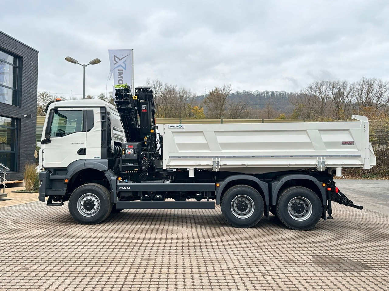 MAN TGS 33.440 6x6 /3-Seiten- Kipper / Kran HIAB 302 - Istovarivač, Kamion sa dizalicom: slika 3 MAN TGS 33.440 6x6 /3-Seiten- Kipper / Kran HIAB 302 - Istovarivač, Kamion sa dizalicom: slika 3