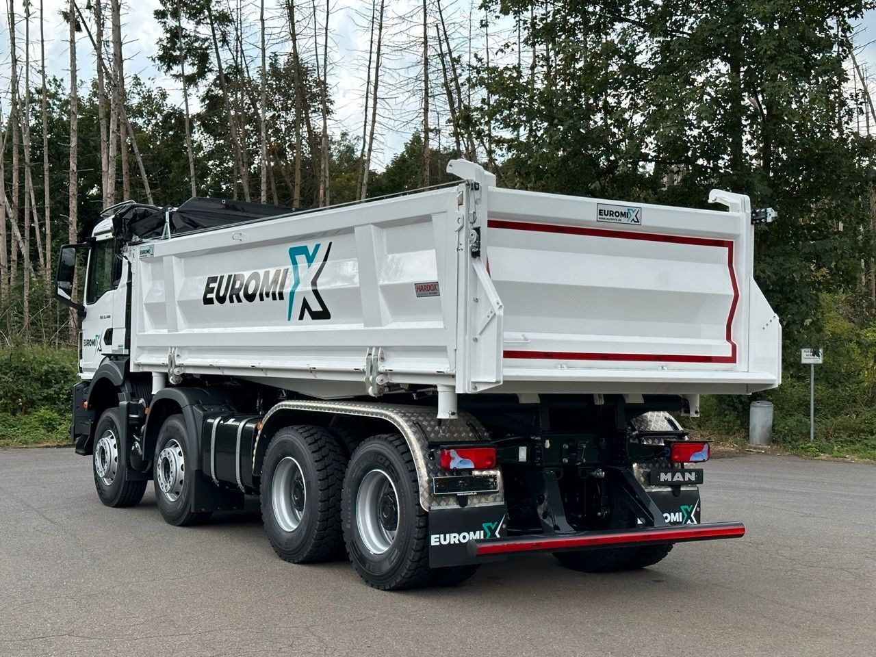 MAN TGS 35.480 8x4 EuromixMTP 3-Seiten-Kipper MAN TGS 35.480 8x4 EuromixMTP 3-Seiten-Kipper - Istovarivač: slika 5 MAN TGS 35.480 8x4 EuromixMTP 3-Seiten-Kipper MAN TGS 35.480 8x4 EuromixMTP 3-Seiten-Kipper - Istovarivač: slika 5