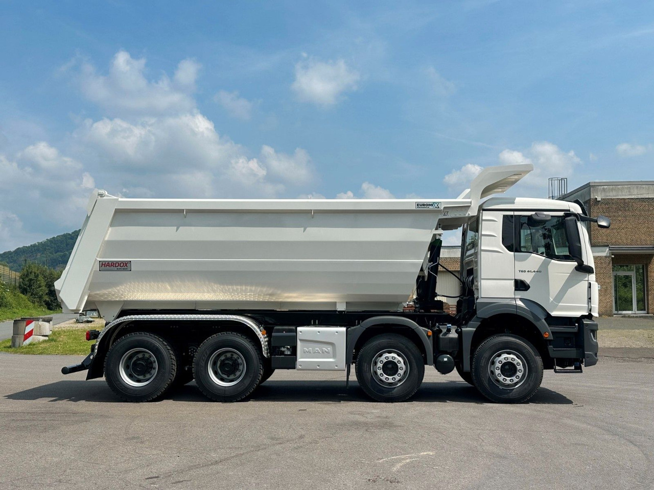 MAN TGS 41.440 8x4 EuromixMTP Mulden-Kipper - Istovarivač: slika 4 MAN TGS 41.440 8x4 EuromixMTP Mulden-Kipper - Istovarivač: slika 4