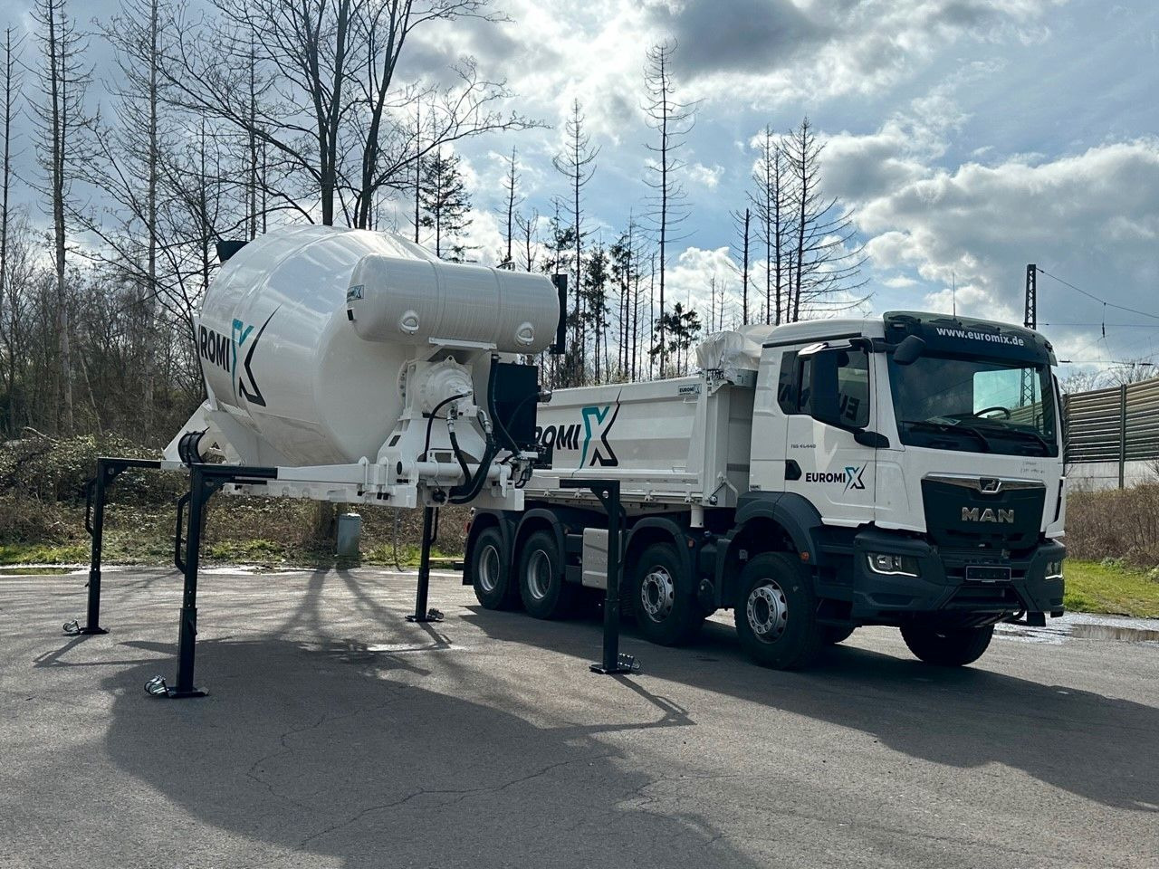 MAN TGS 41.440 8x4 WECHSELSYSTEM KIPPER+MISCHER - Istovarivač: slika 1 MAN TGS 41.440 8x4 WECHSELSYSTEM KIPPER+MISCHER - Istovarivač: slika 1