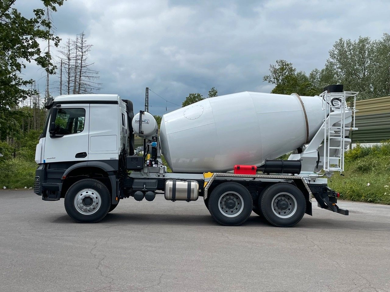 Mercedes-Benz 3348 6X4 Arcos 5 EuromixMTP EM 9 R - Mikser za beton: slika 3 Mercedes-Benz 3348 6X4 Arcos 5 EuromixMTP EM 9 R - Mikser za beton: slika 3