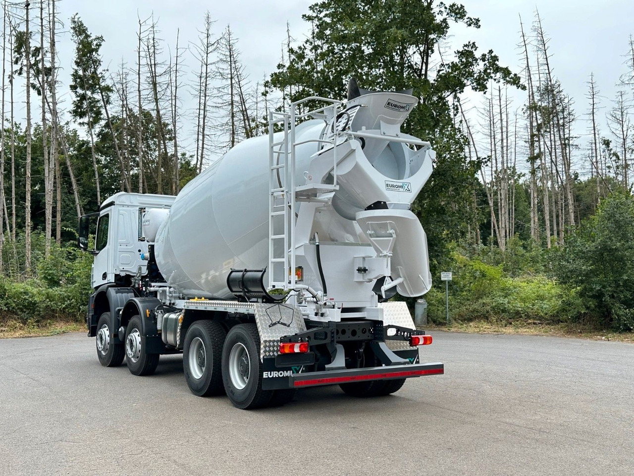 Mercedes-Benz AROCS 5 4142 B 8X4 Euro 3 EuromixMTP EM 10 - Mikser za beton: slika 5 Mercedes-Benz AROCS 5 4142 B 8X4 Euro 3 EuromixMTP EM 10 - Mikser za beton: slika 5