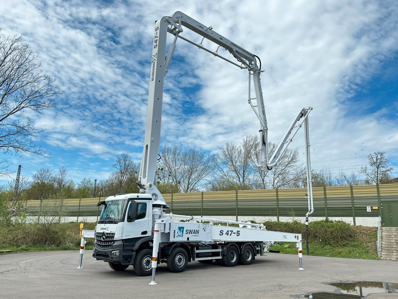 Mercedes-Benz Arocs 5 4542 8x4 SWAN TSP 47-5 160RZ ( 47m ) - Mikser za beton: slika 1 Mercedes-Benz Arocs 5 4542 8x4 SWAN TSP 47-5 160RZ ( 47m ) - Mikser za beton: slika 1