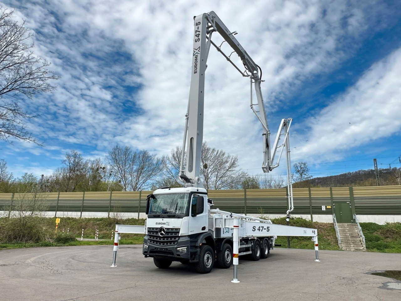 Mercedes-Benz Arocs 5 4542 8x4 SWAN TSP 47-5 160RZ ( 47m ) - Auto pumpa za beton: slika 3 Mercedes-Benz Arocs 5 4542 8x4 SWAN TSP 47-5 160RZ ( 47m ) - Auto pumpa za beton: slika 3
