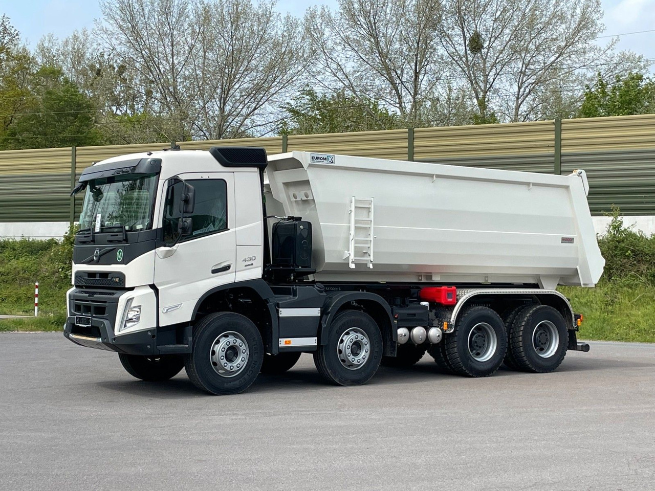 Volvo FMX 460 8x4 EuromixMTP EMK 20m³ Mulden Kipper - Istovarivač: slika 2 Volvo FMX 460 8x4 EuromixMTP EMK 20m³ Mulden Kipper - Istovarivač: slika 2