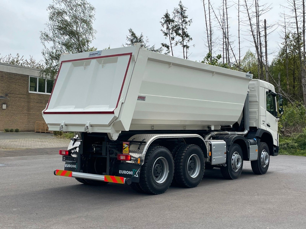 Volvo FMX 460 8x4 EuromixMTP EMK 20m³ Mulden Kipper - Istovarivač: slika 5 Volvo FMX 460 8x4 EuromixMTP EMK 20m³ Mulden Kipper - Istovarivač: slika 5