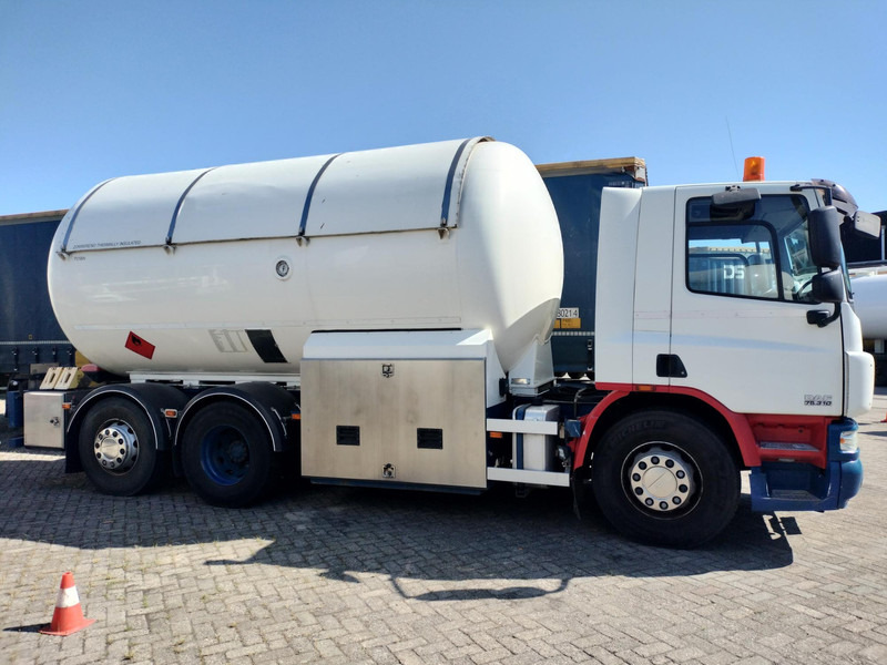 DAF FAN CF75. 6x2 -24030 Liter Gas tank truck ID 2.166 Rootselaar, flowmeter, pump, sunroof on tank - Kamion cisterna: slika 2 DAF FAN CF75. 6x2 -24030 Liter Gas tank truck ID 2.166 Rootselaar, flowmeter, pump, sunroof on tank - Kamion cisterna: slika 2