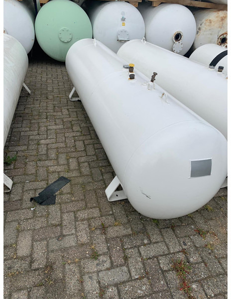 De Visser gastank Used Propane/Butane LPG tanks 1600 L (0,8 ton) Used ID 1.200 - Rezervoar za gorivo: slika 1 De Visser gastank Used Propane/Butane LPG tanks 1600 L (0,8 ton) Used ID 1.200 - Rezervoar za gorivo: slika 1