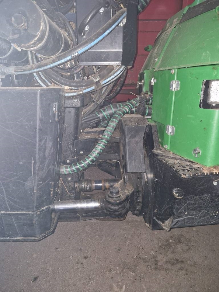 Prevoznik John Deere 1510 E: slika 8 Prevoznik John Deere 1510 E: slika 8