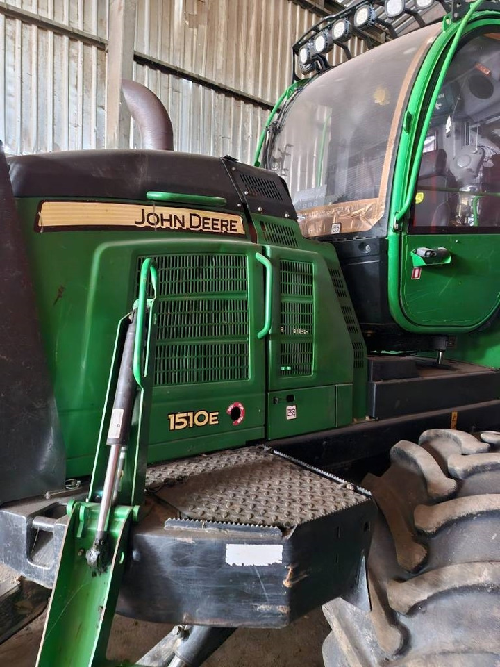 Prevoznik John Deere 1510 E: slika 6 Prevoznik John Deere 1510 E: slika 6