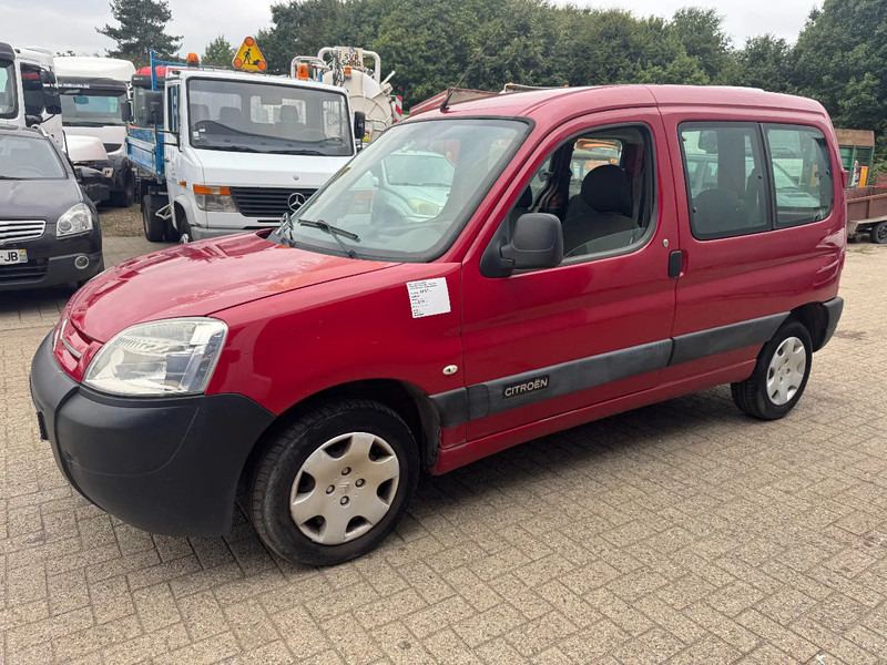 Citroën Berlingo **PETROL-ESSENCE-BENZINE** - Automobil: slika 1 Citroën Berlingo **PETROL-ESSENCE-BENZINE** - Automobil: slika 1