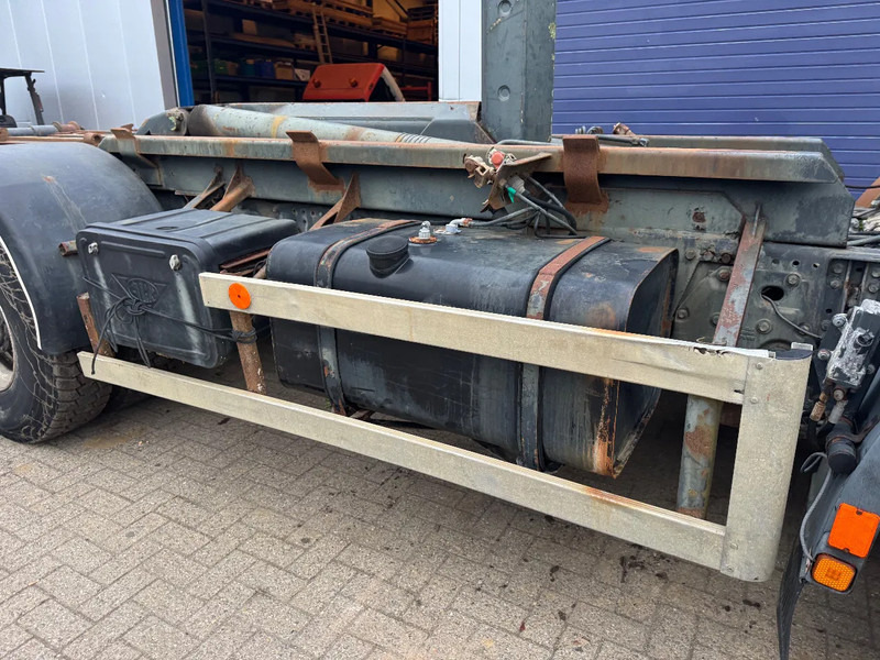 MAN 33.403 **BELGIAN TRUCK-FULL STEEL-MANUAL PUMP** - Kamion sa hidrauličnom kukom: slika 4 MAN 33.403 **BELGIAN TRUCK-FULL STEEL-MANUAL PUMP** - Kamion sa hidrauličnom kukom: slika 4