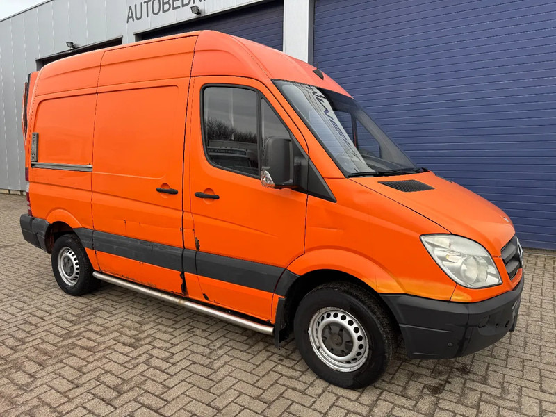 Mercedes-Benz Sprinter 310 310 - Furgon: slika 3 Mercedes-Benz Sprinter 310 310 - Furgon: slika 3