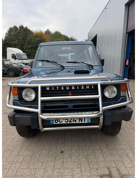 Mitsubishi Pajero **LONG CHASSIS-7SEATS-DIESEL** - Automobil: slika 2 Mitsubishi Pajero **LONG CHASSIS-7SEATS-DIESEL** - Automobil: slika 2