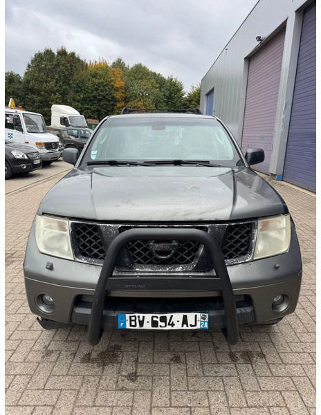 Nissan Pathfinder **AIRCO-EURO 3-7 SEATS** - Automobil: slika 2 Nissan Pathfinder **AIRCO-EURO 3-7 SEATS** - Automobil: slika 2