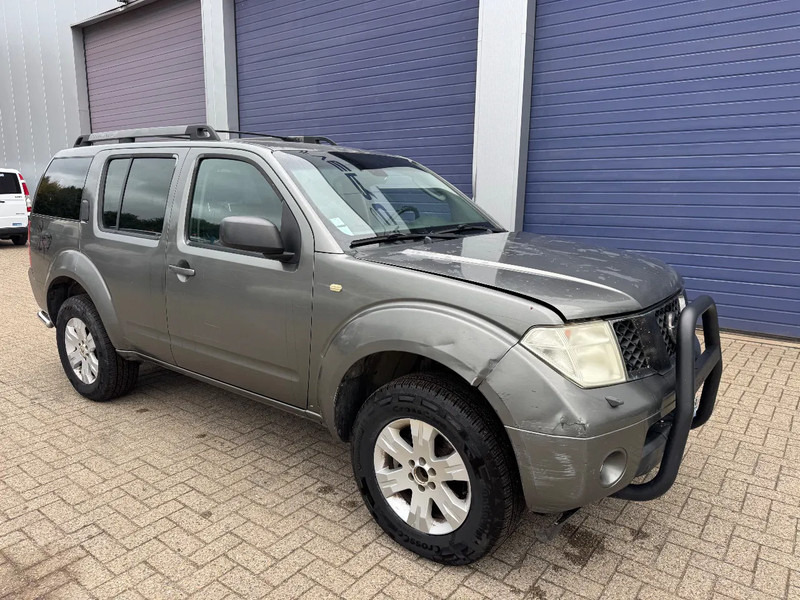 Nissan Pathfinder **AIRCO-EURO 3-7 SEATS** - Automobil: slika 1 Nissan Pathfinder **AIRCO-EURO 3-7 SEATS** - Automobil: slika 1