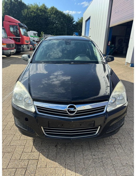 Opel Astra **1700CDTI-AIRCO-EURO 4** - Karavan: slika 2 Opel Astra **1700CDTI-AIRCO-EURO 4** - Karavan: slika 2