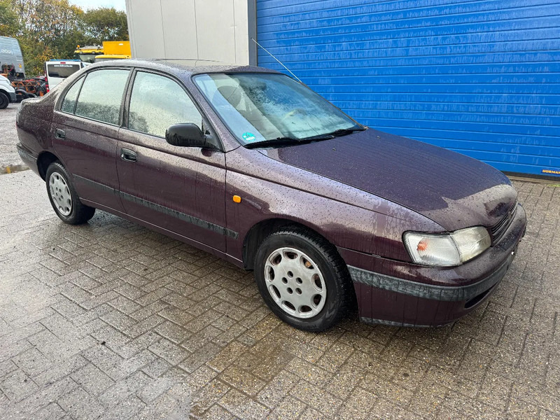 Toyota Carina E **2.0 PETROL-ESSENCE** - Limuzina: slika 1 Toyota Carina E **2.0 PETROL-ESSENCE** - Limuzina: slika 1