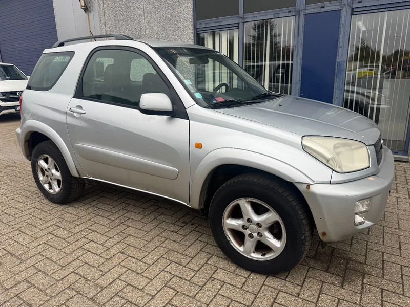 Toyota RAV4 **PETROL-AIRCO** - Automobil: slika 3 Toyota RAV4 **PETROL-AIRCO** - Automobil: slika 3