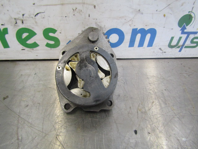 CUMMINS 6 CTA C SERIES OIL PUMP P/NO 3930338 - Motor i delovi za Kamion: slika 2 CUMMINS 6 CTA C SERIES OIL PUMP P/NO 3930338 - Motor i delovi za Kamion: slika 2