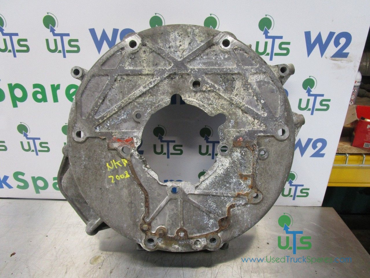 ISUZU NKR (4JJ1) FLYWHEEL BELLHOUSING - Zamajac za Kamion: slika 1 ISUZU NKR (4JJ1) FLYWHEEL BELLHOUSING - Zamajac za Kamion: slika 1