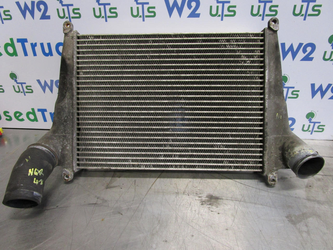 ISUZU NQR 4.8 INTERCOOLER - Radijator za Kamion: slika 1 ISUZU NQR 4.8 INTERCOOLER - Radijator za Kamion: slika 1