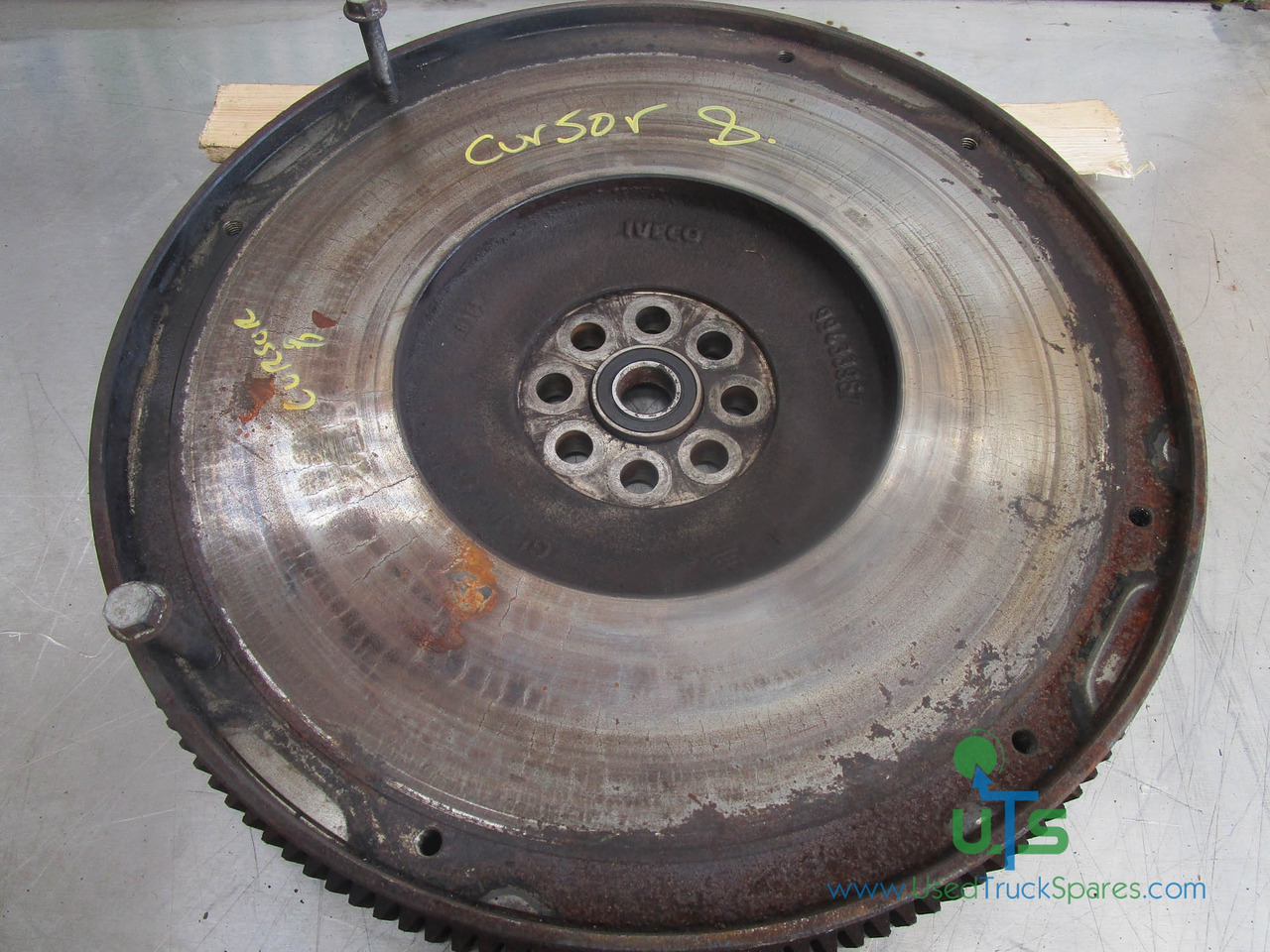 IVECO CURSOR 8 FLYWHEEL P/NO 99633961 - Zamajac za Kamion: slika 2 IVECO CURSOR 8 FLYWHEEL P/NO 99633961 - Zamajac za Kamion: slika 2
