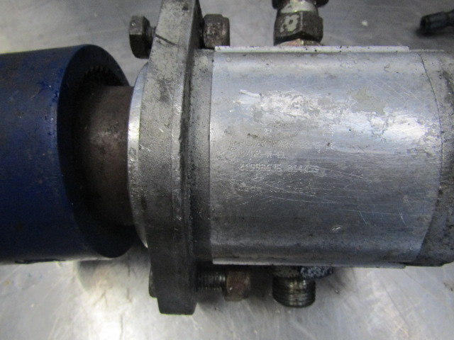 JOHNSTON JETTING PUMP HYDRAULIC DRIVE MOTOR - Hidraulični motor za Korisno/ Posebno vozilo: slika 3 JOHNSTON JETTING PUMP HYDRAULIC DRIVE MOTOR - Hidraulični motor za Korisno/ Posebno vozilo: slika 3