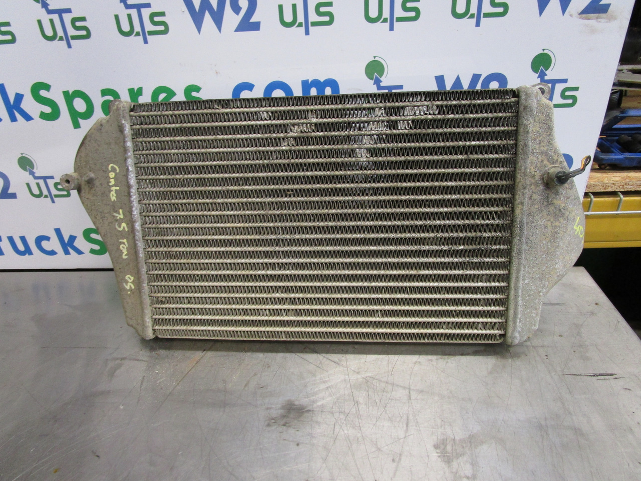 MITSUBISHI CANTER INTERCOOLER - Radijator za Kamion: slika 1 MITSUBISHI CANTER INTERCOOLER - Radijator za Kamion: slika 1