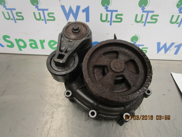 SCANIA 124 420 DC1203 WATER PUMP P/NO 1450153 - Motor i delovi za Kamion: slika 1 SCANIA 124 420 DC1203 WATER PUMP P/NO 1450153 - Motor i delovi za Kamion: slika 1