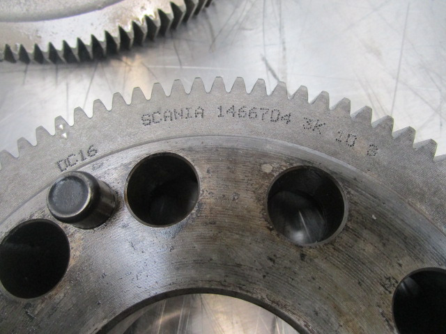 SCANIA 124 420 FRONT TIMING GEARS P/NO 1398294/1466704 - Motor i delovi za Kamion: slika 3 SCANIA 124 420 FRONT TIMING GEARS P/NO 1398294/1466704 - Motor i delovi za Kamion: slika 3