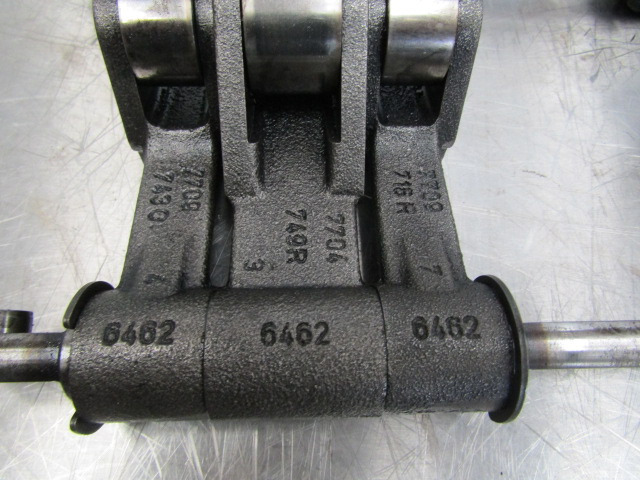 SCANIA 144/164 V8 ROCKERSHAFT P/NO 6462/77097430 - Motor i delovi za Kamion: slika 1 SCANIA 144/164 V8 ROCKERSHAFT P/NO 6462/77097430 - Motor i delovi za Kamion: slika 1