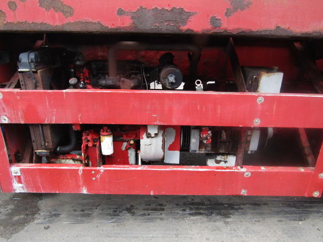 VACUUM TANKER TRAILER TRI AXLE 1996 STEEL TANK FITTED WITH 3CYL PERKINS DONKEY ENGINE - Poluprikolica cisterna: slika 2 VACUUM TANKER TRAILER TRI AXLE 1996 STEEL TANK FITTED WITH 3CYL PERKINS DONKEY ENGINE - Poluprikolica cisterna: slika 2