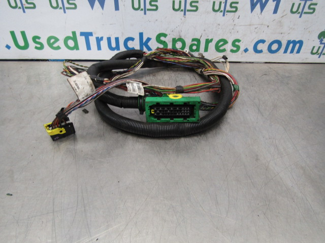 VOLVO FH13A ECU / FUSEBOARD HARNESS P/NO 20969699 / 02 - Upravljačka jedinica za Kamion: slika 1 VOLVO FH13A ECU / FUSEBOARD HARNESS P/NO 20969699 / 02 - Upravljačka jedinica za Kamion: slika 1
